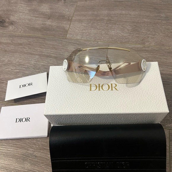 DIOR DiorPacific M1U Sunglasses - Picture 3 of 7